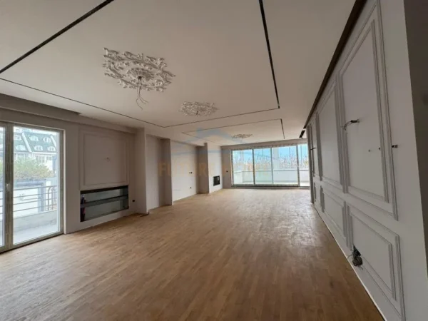 Tirane, shitet apartament Kati 6, 231 m² 750.000 € 