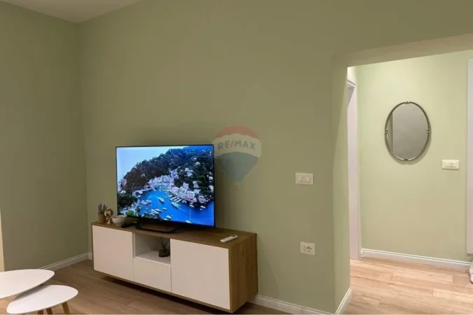 Tirane, jepet me qera apartament , 42 m² 750 € (Rruga Brigada VIII, Tiranë)