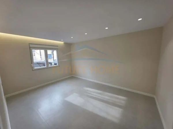 Tirane, shitet apartament Kati 1, 74 m² 165.000 €