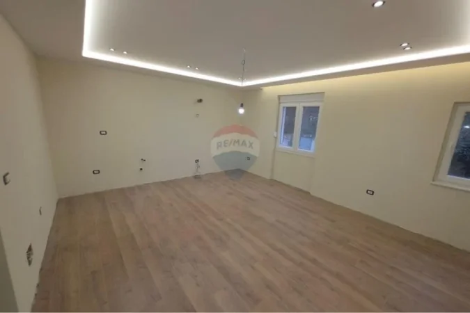 Tirane, shitet , 74 m² 150.000 € (Tregu I Medresesë, Tiranë)