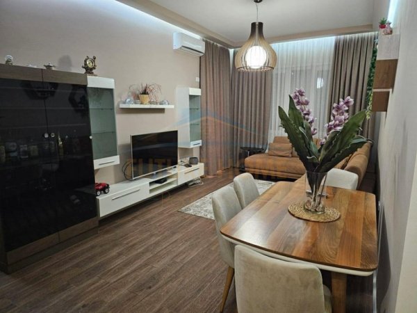 Tirane, jepet me qera apartament Kati 1, 110 m² 550 €