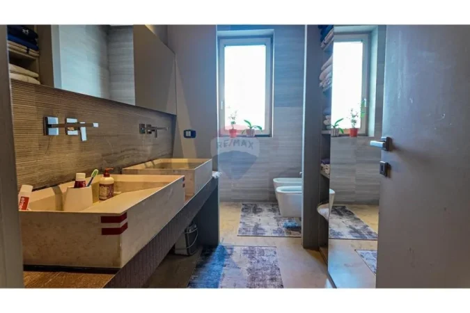 Tirane, shes apartament , 350 m² 560.000 € (Kopshti Botanik)