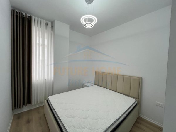 Tirane, jepet me qera apartament Kati 8, 52 m² 620 €