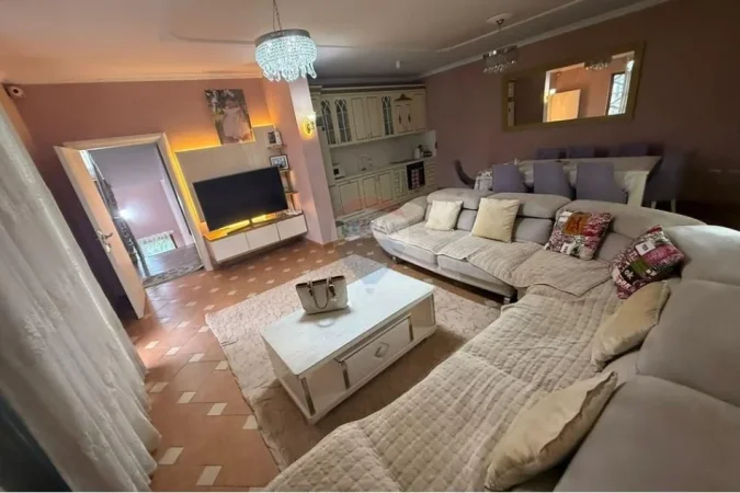Tirane, shitet Vile , 400 m² 480.000 € (Sauk i Ri, Tiranë)