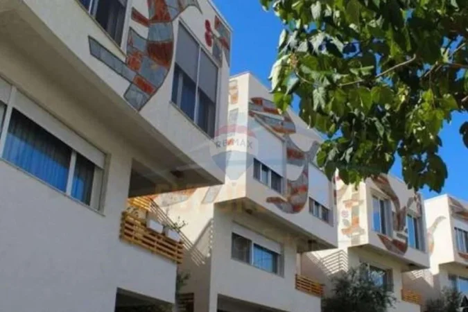 Tirane, shitet garazh | post parkimi , 28 m² 30.000 € (Kodra e Diellit 2)