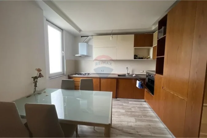 Tirane, shitet apartament , 118 m² 165.000 € (Astir)