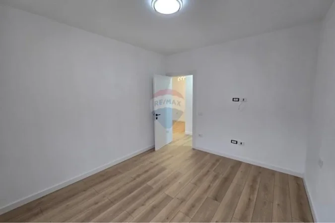 Tirane, shitet apartament , 140.000 m² (Don Bosko)