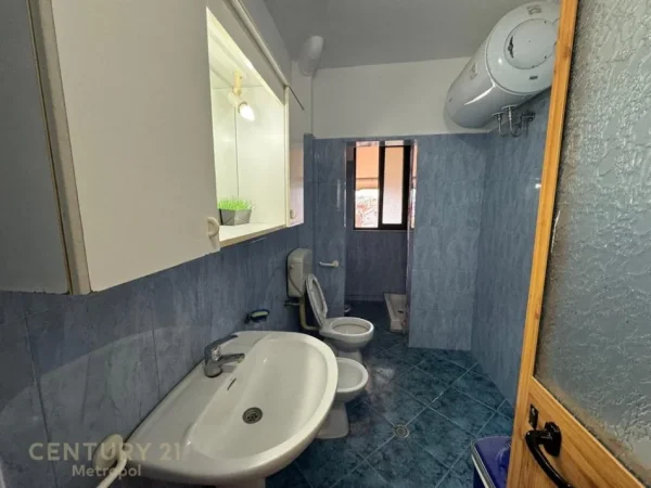 Tirane, shitet apartament 2+1 Kati 4, 71 m² 138.000 € (prane spitaleve rruga demir zyko)