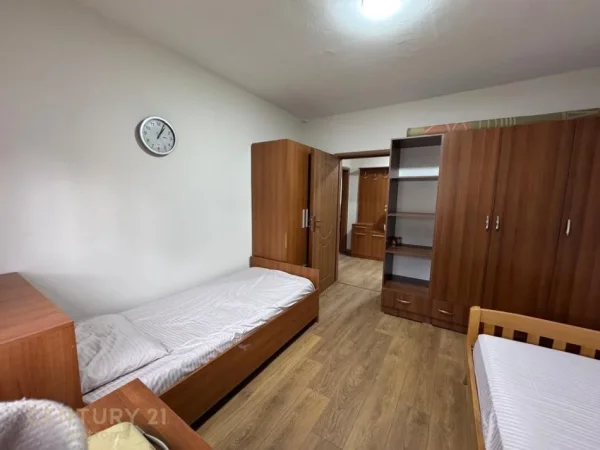 Tirane, shitet apartament 2+1 Kati 4, 71 m² 138.000 € (prane spitaleve rruga demir zyko)