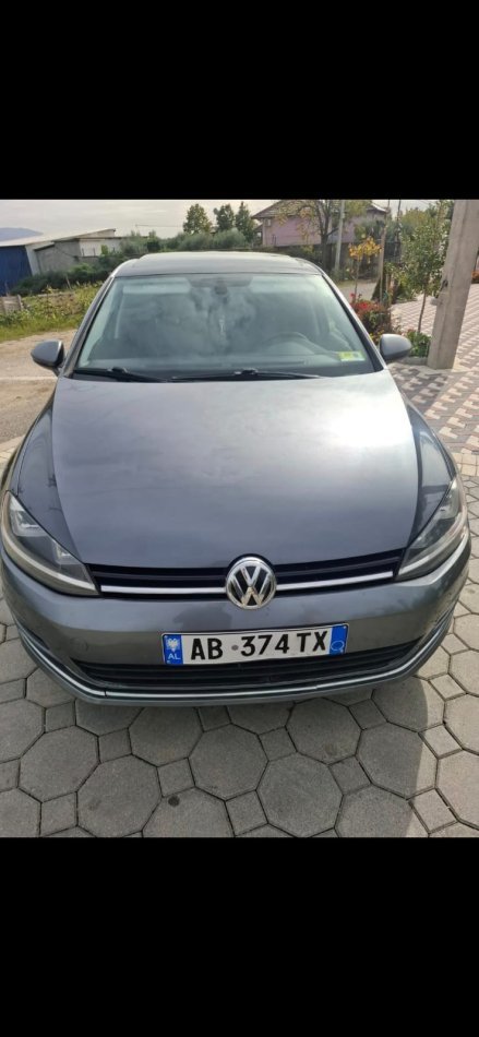 Tirane, shes makine Golf Benzin+Gaz, gri e erret automatik Kondicioner 22.000 km