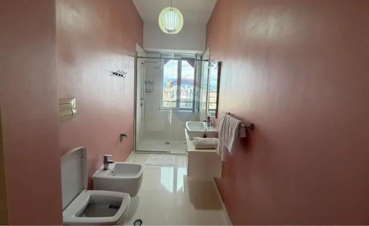 Tirane, jepet me qera apartament 2+1 Kati 7, 190 m² 2.500 € (liqeni tiranes)