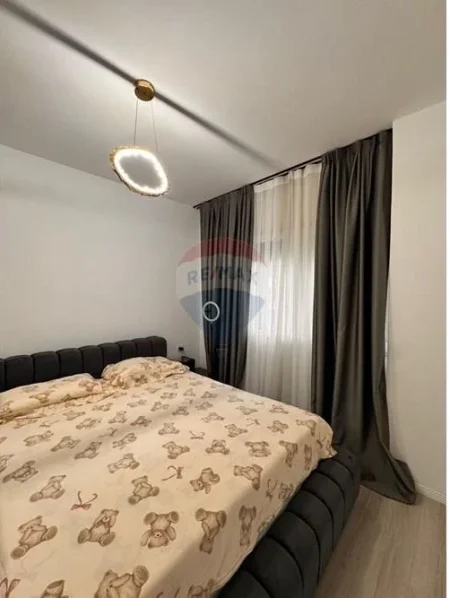 Tirane, jepet me qera apartament 2+1 Kati 4, 105 m² 1.000 € 