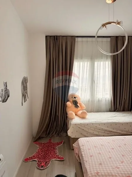 Tirane, jepet me qera apartament 2+1 Kati 4, 105 m² 1.000 € 