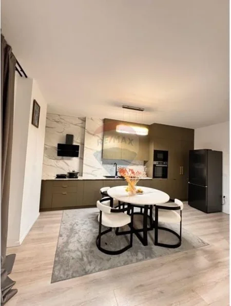 Tirane, jepet me qera apartament 2+1 Kati 4, 105 m² 1.000 € 