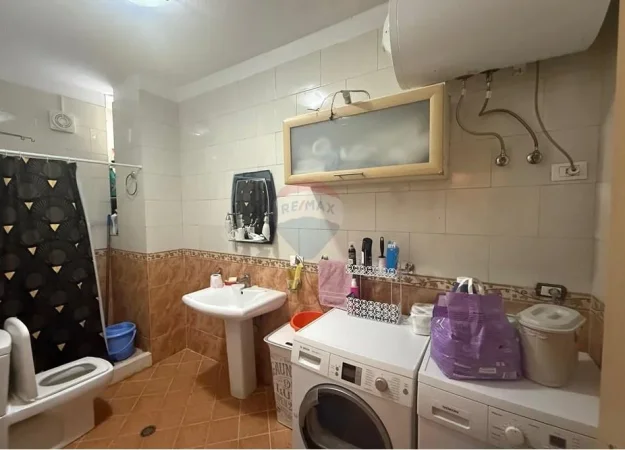 Tirane, jepet me qera apartament 2+1 Kati 6, 100 m² 800 € (rruga kavajes)