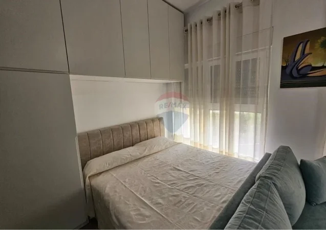 Tirane, jepet me qera apartament 1+1 Kati 4, 50 m² 350 € (kompleksi mangalem)