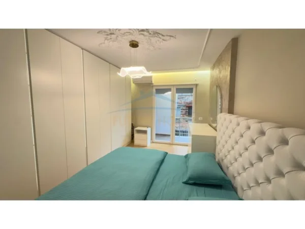 Tirane, Shitet Apartament Luksoz  2+1+2 Poste Parkimi,  Kati 1, 116 m² (Rruga e Bogdanëve)   Kontaktoni per Cmimin