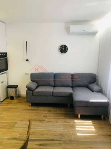 Tirane, shitet apartament 1+1+Ballkon Kati 5, 90 m² 240.000 € (Rruga Qemal Stafa)