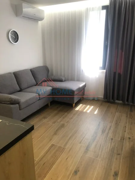 Tirane, shitet apartament 1+1+Ballkon Kati 5, 90 m² 240.000 € (Rruga Qemal Stafa)