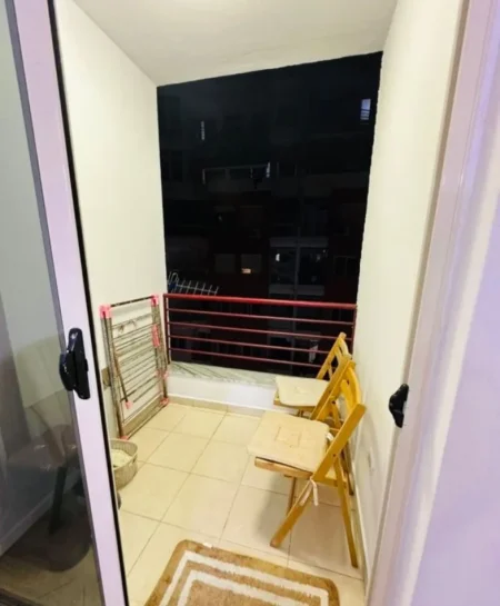 Tirane, jepet me qera apartament 1+1 Kati 5, 60 m² 500 € (YZBERISHT)