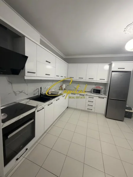 Tirane, jepet me qera apartament 2+1 Kati 4, 80 m² 550 € (ASTIR)