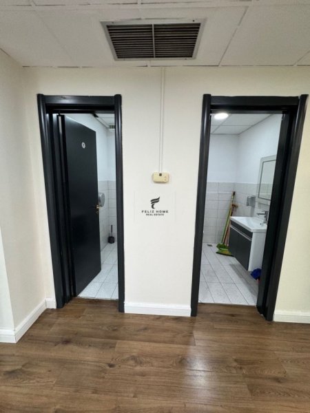 Tirane, jepet me qera zyre Kati 7, 100 m² 1.500 € (BLLOKU)