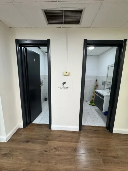 Tirane, jepet me qera zyre Kati 7, 100 m² 1.500 € (BLLOKU)