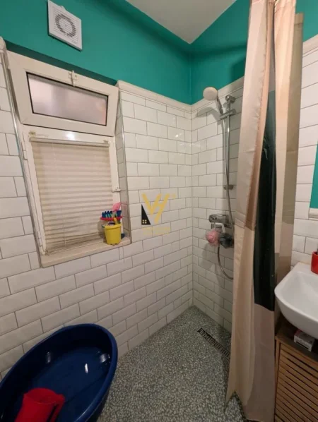 Tirane, shitet apartament 2+1+Ballkon Kati 3, 75 m² 192.000 € (ISH PARKU)