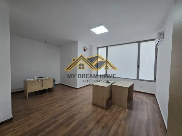 Durres, shitet apartament , 160 m² 220.000 € (kazazi durres)