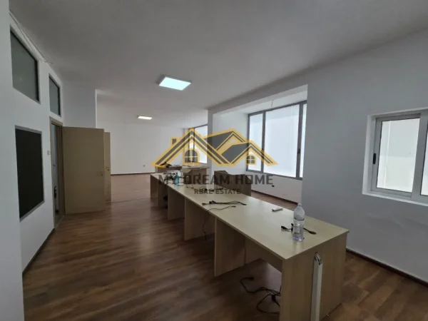 Durres, shitet apartament , 160 m² 220.000 € (kazazi durres)