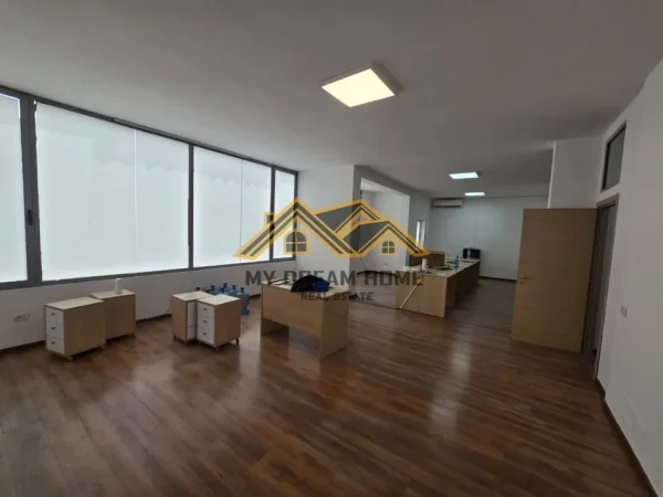 Durres, shitet apartament , 160 m² 220.000 € (kazazi durres)