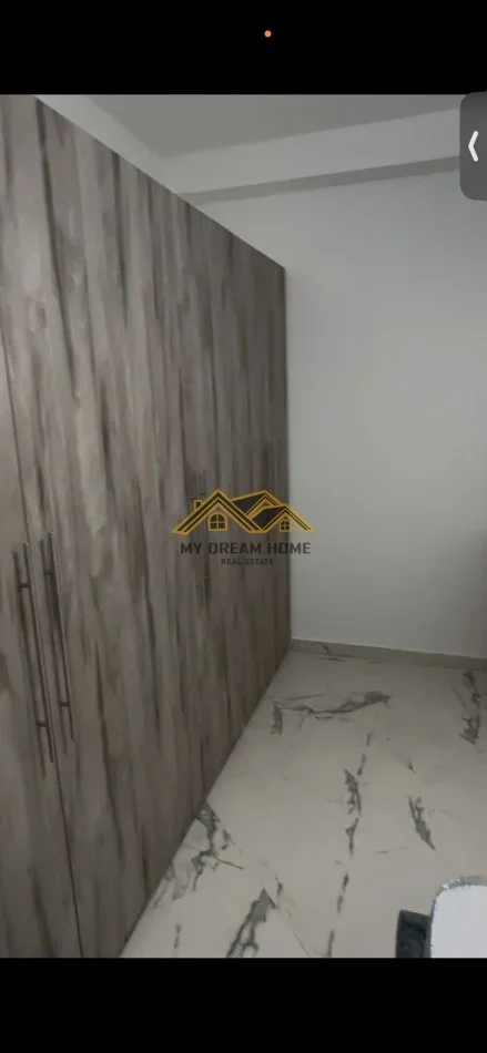 Durres, jepet me qera apartament 2+1 Kati 1, 92 m² 400 € (SPITALL)