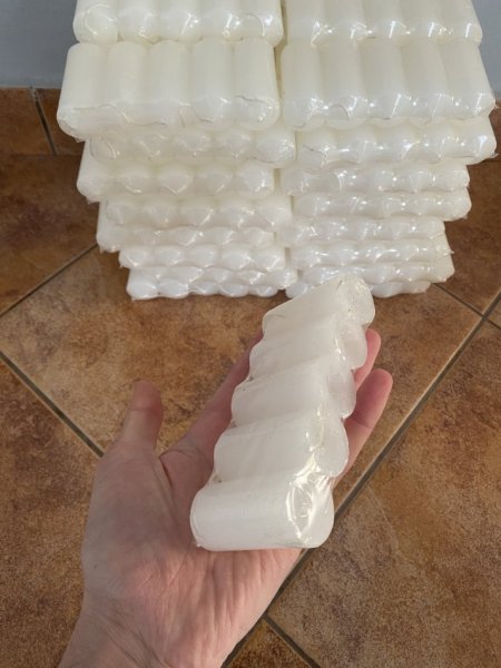 Tirane, shes 51 pako me qirinj 70 mij lek te gjitha 70 €