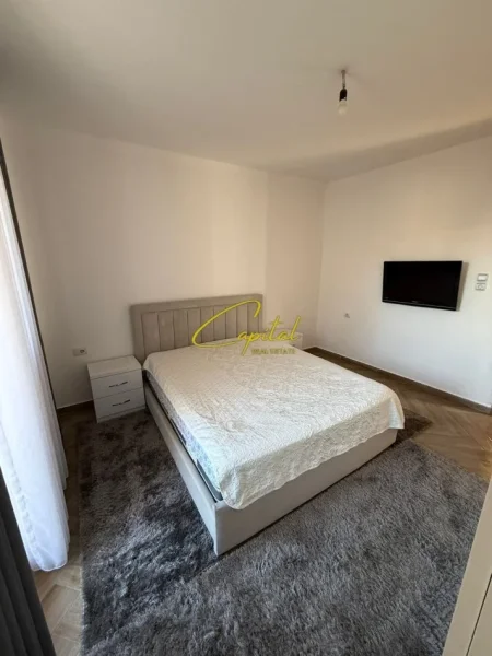 Tirane, jepet me qera apartament 1+1 Kati 2, 75 m² 400 € (5 MAJI)