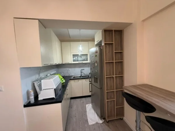 Durres, jepet me qera apartament 2+1 Kati 4, 100 m² 500 € (Egnatia)