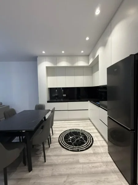 Tirane, jepet me qera apartament 2+1+Ballkon Kati 5, 90 m² 800 € (Tek Emerald Center, Rruga 5 Maj, Tiranë)