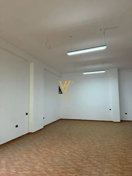 Tirane, jepet me qera zyre Kati 1, 120 m² 1.020 € (SELVIA)