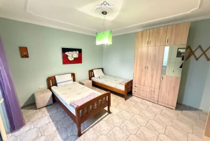 Tirane, jepet me qera apartament 1+1 Kati 3, 40 m² 470 € (prane Deges se Thesarit)