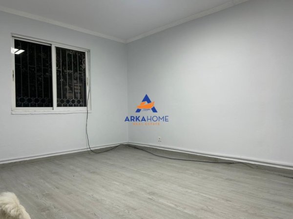 Tirane, jepet me qera ambjent biznesi Kati 1, 105 m² 832 € 