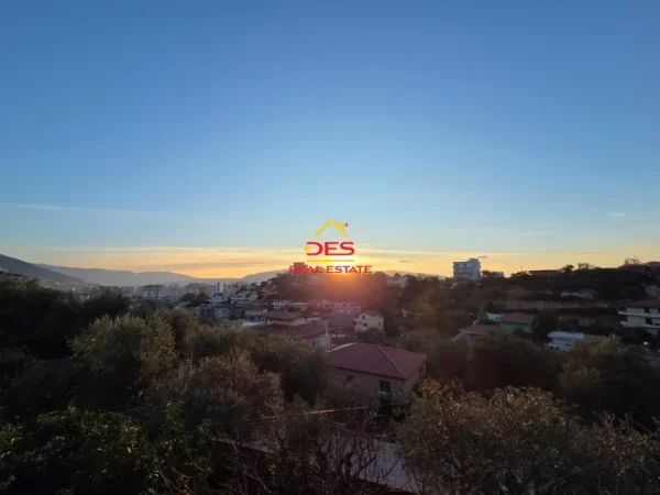 Vlore, jepet me qera shtepi 2+1+Ballkon Kati 0, 100 m² 550 € (Kuzum Baba)