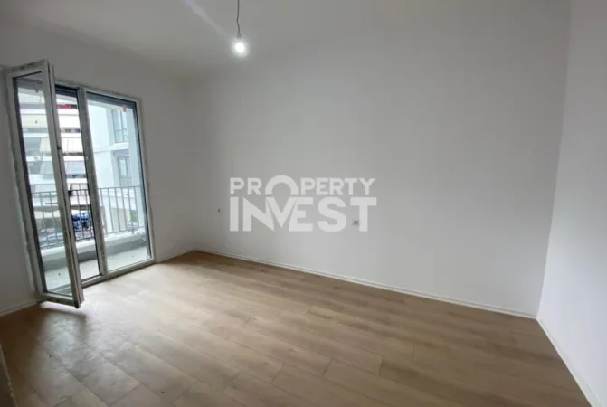 Tirane, jepet me qera zyre Kati 2, 66 m² 850 € (Komuna e Parisit)