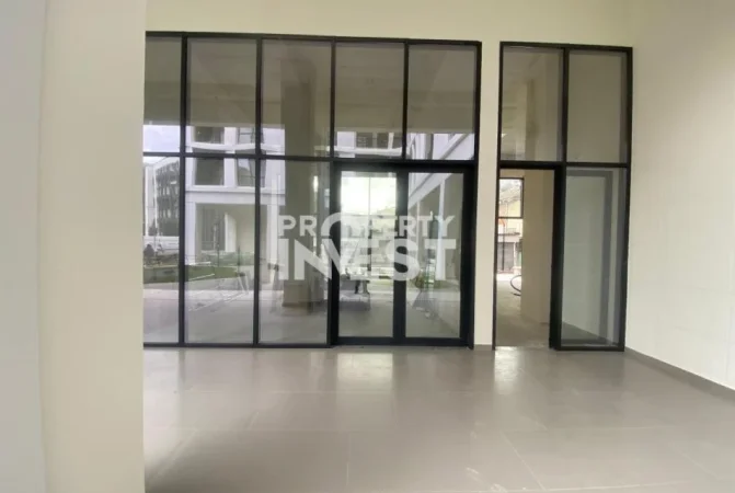 Tirane, jepet me qera dyqan Kati 0, 44 m² 1.600 € (Komuna e Parisit)