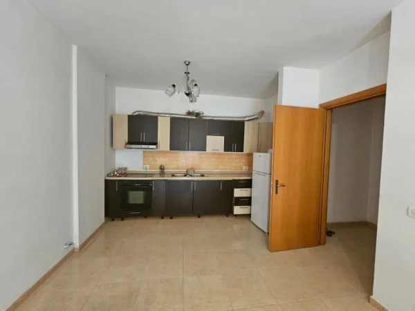 Tirane, jepet me qera apartament 2+1 Kati 7, 90 m² 500 € (Pranë Fabrikës Miellit, Astir, Tiranë.)