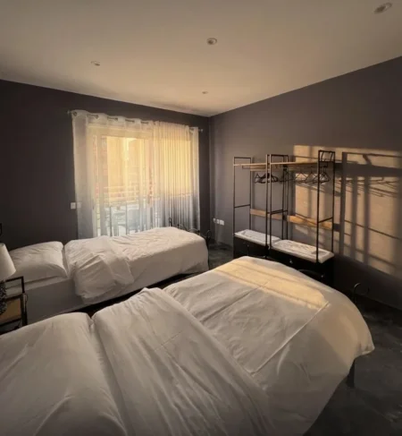 Tirane, jepet me qera apartament 2+1 Kati 6, 130 m² 750 € 