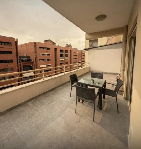 Tirane, jepet me qera apartament 2+1 Kati 6, 130 m² 750 € 