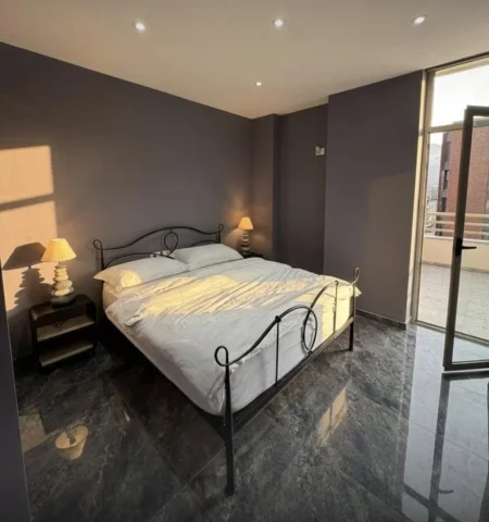 Tirane, jepet me qera apartament 2+1 Kati 6, 130 m² 750 € 