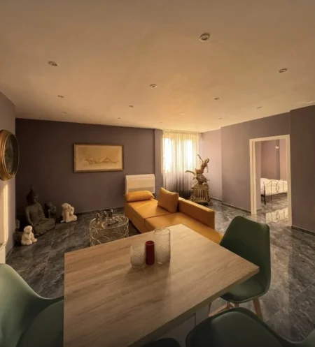 Tirane, jepet me qera apartament 2+1 Kati 6, 130 m² 750 € 