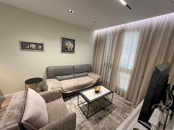 Tirane, jepet me qera apartament 1+1+Ballkon Kati 10, 77 m² 870 € (Bulevardi Zogu I)