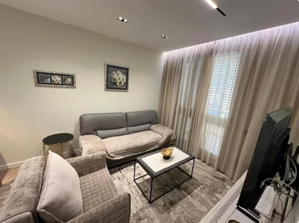 Tirane, jepet me qera apartament 1+1+Ballkon Kati 10, 77 m² 870 € (Bulevardi Zogu I)