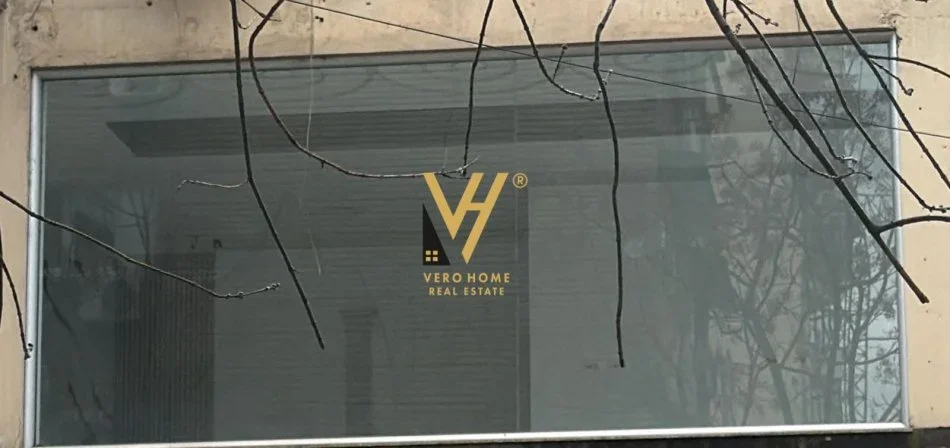 Tirane, jepet me qera ambjent biznesi Kati 2, 72 m² 1.200 € (RRUGA MUHAMET GJOLLESHA)